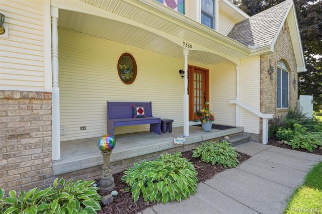 9380 Englishman Drive, Tyrone Township, MI 48430