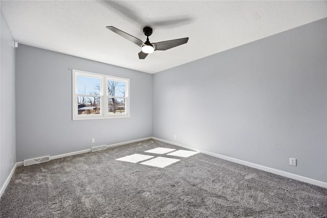 2195 David Court NE, Cedar Rapids, IA 52402