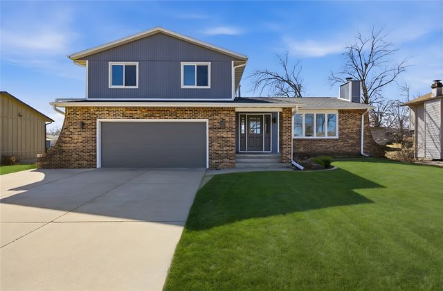 2195 David Court NE, Cedar Rapids, IA 52402