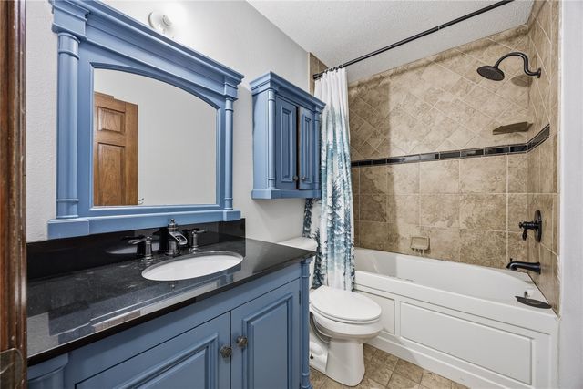 2195 David Court NE, Cedar Rapids, IA 52402