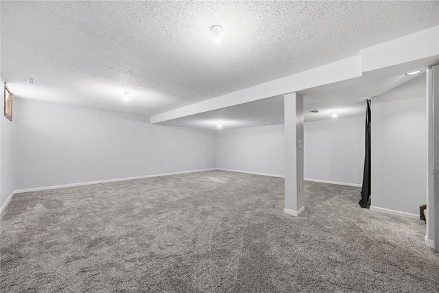 2195 David Court NE, Cedar Rapids, IA 52402