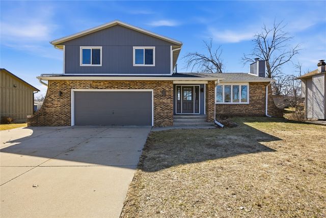 2195 David Court NE, Cedar Rapids, IA 52402