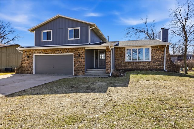 2195 David Court NE, Cedar Rapids, IA 52402