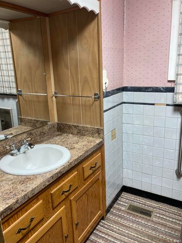 15220 W COUNTY ROAD 400 S, Daleville, IN 47334