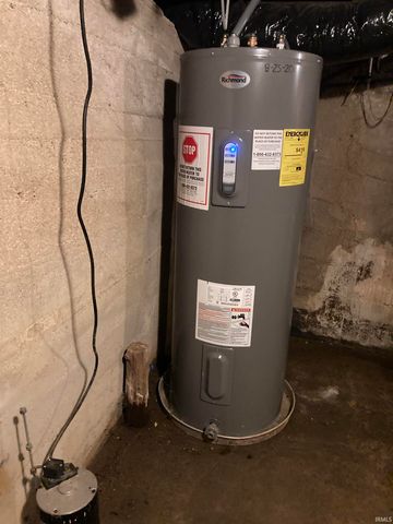 15220 W COUNTY ROAD 400 S, Daleville, IN 47334