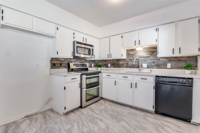 823 Ross Lane, Seagoville, TX 75159