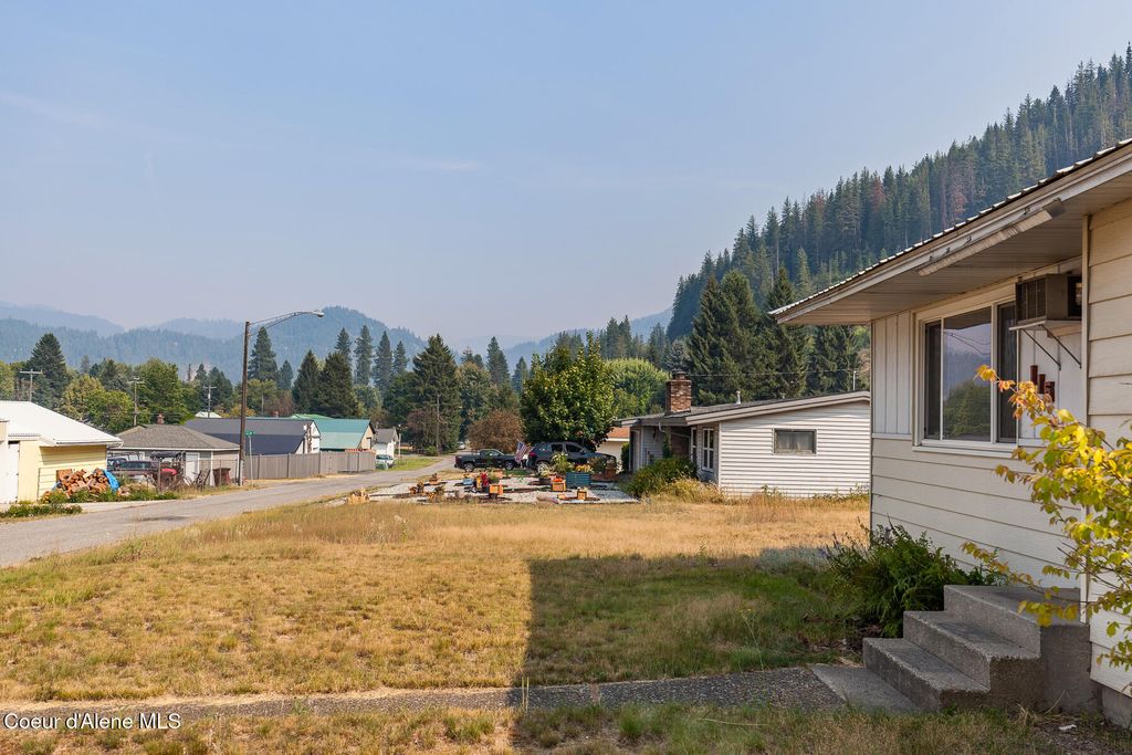115 E Fir Ave, Osburn, ID 83849 photo 1