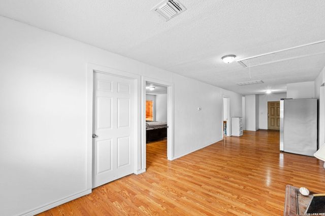 1103 Pleasanton Rd, San Antonio, TX 78214
