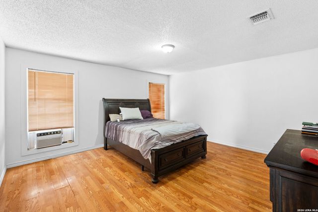 1103 Pleasanton Rd, San Antonio, TX 78214