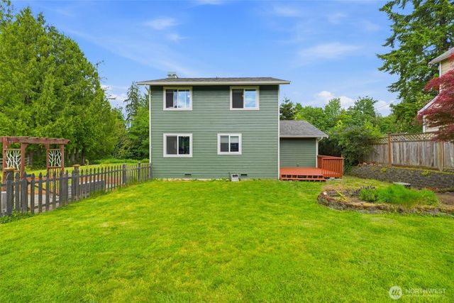 24130 Madura Drive NE, Kingston, WA 98346