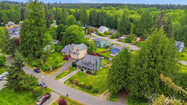 24130 Madura Drive NE, Kingston, WA 98346