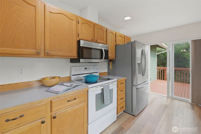 24130 Madura Drive NE, Kingston, WA 98346