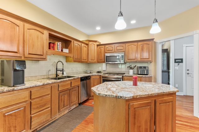 3702 E Dartmoor Court, Springfield, MO 65802