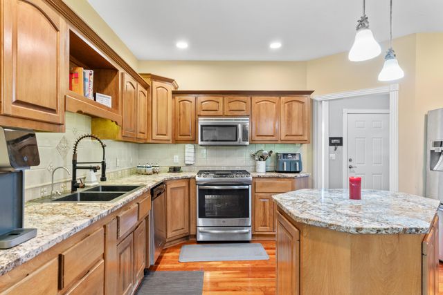 3702 E Dartmoor Court, Springfield, MO 65802