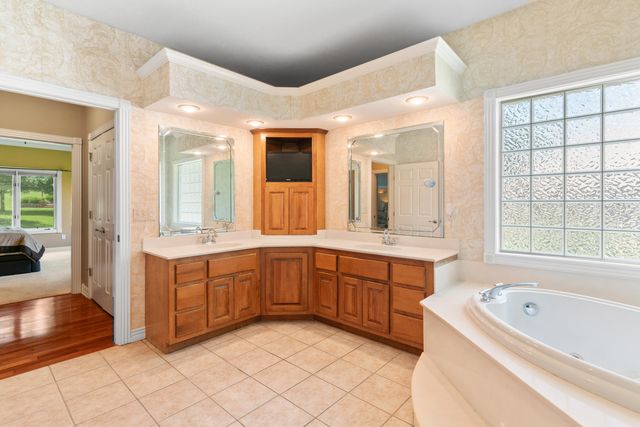 3702 E Dartmoor Court, Springfield, MO 65802