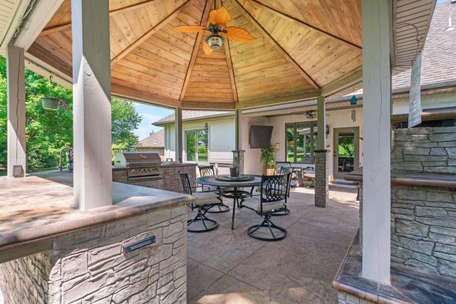 3702 E Dartmoor Court, Springfield, MO 65802