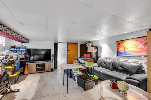 59-30 71st Street, Maspeth, NY 11378