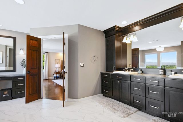 3050 S Whitepost Way, Eagle, ID 83616