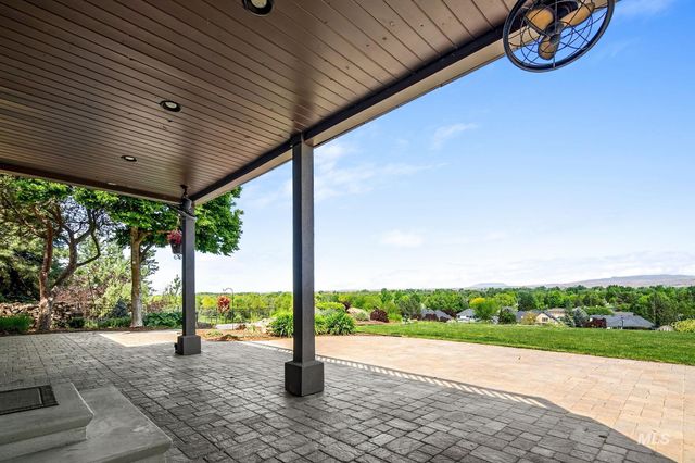 3050 S Whitepost Way, Eagle, ID 83616