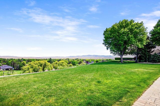3050 S Whitepost Way, Eagle, ID 83616