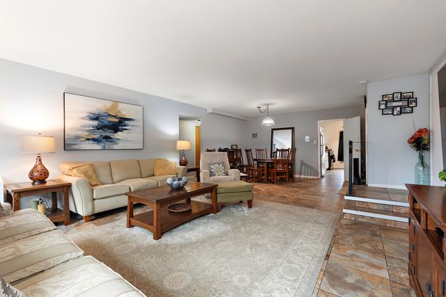 2650 Central Drive GS, Flossmoor, IL 60422