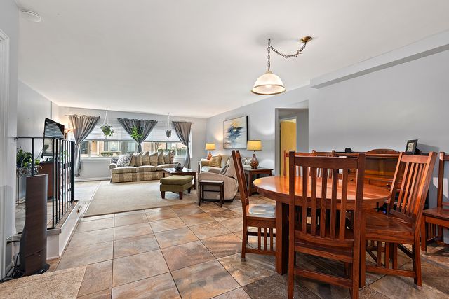 2650 Central Drive GS, Flossmoor, IL 60422
