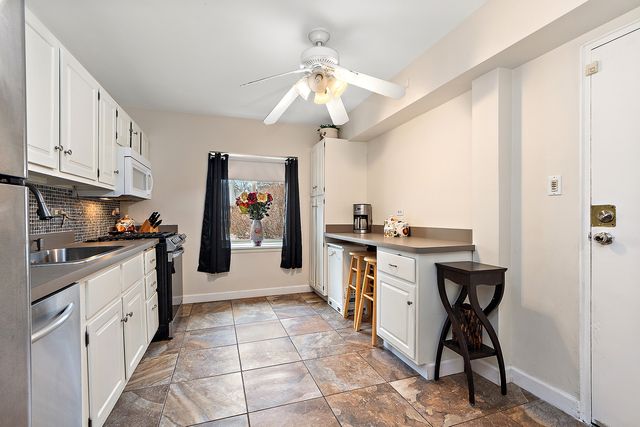 2650 Central Drive GS, Flossmoor, IL 60422