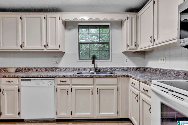 7899 ROBBINS CIRCLE, Dora, AL 35062