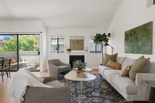 22133 Burbank Blvd #5, Woodland Hills, CA 91367
