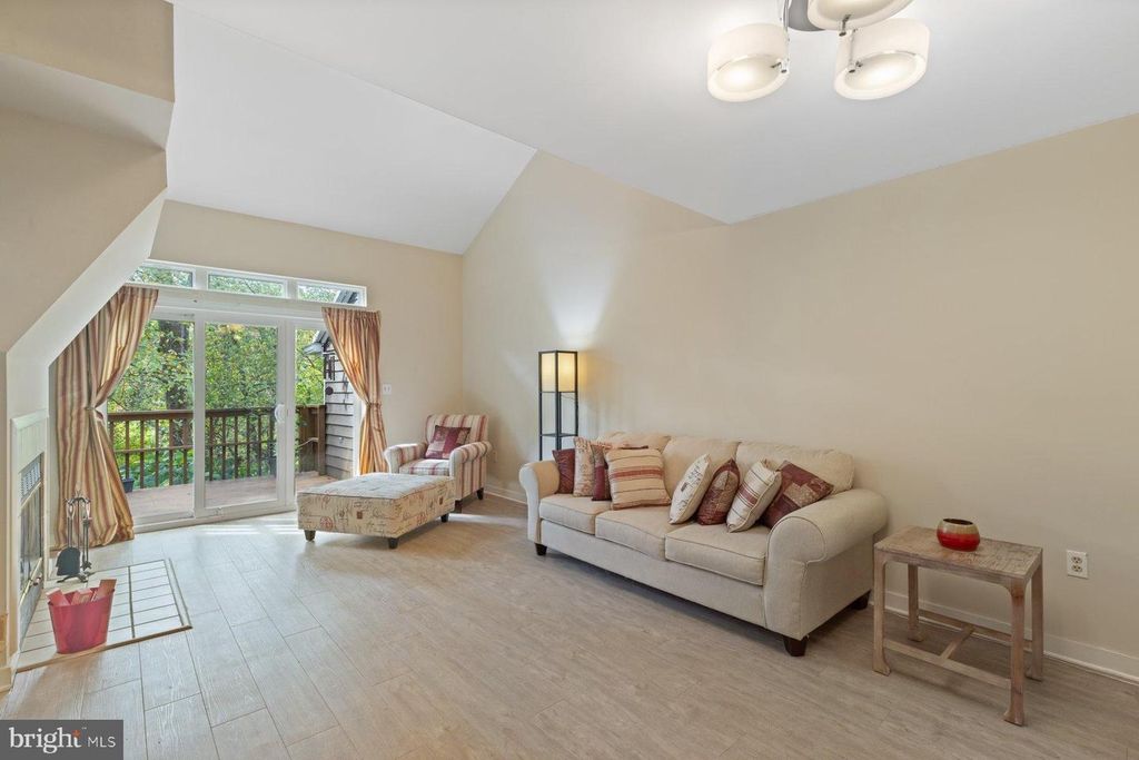 9409 HICKORY LIMB #102, Columbia, MD 21045