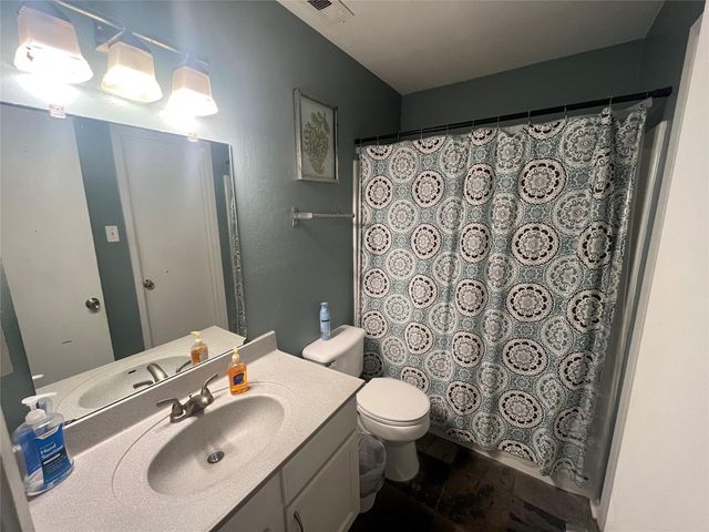 1818 S Lakeshore BLVD 37, Austin, TX 78741