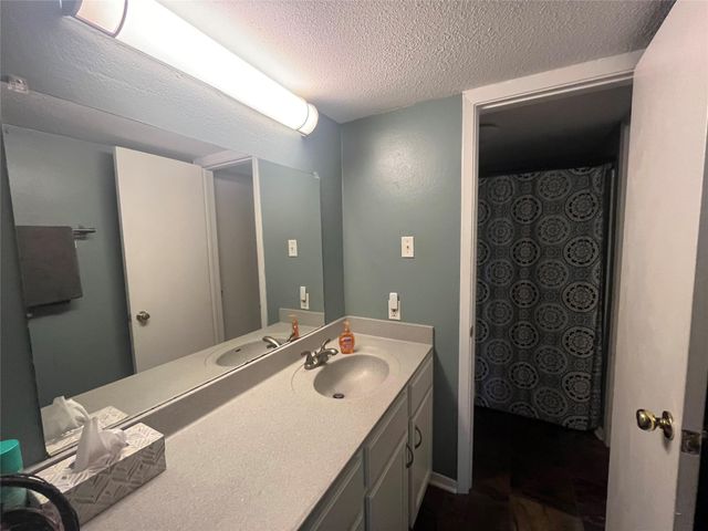 1818 S Lakeshore BLVD 37, Austin, TX 78741