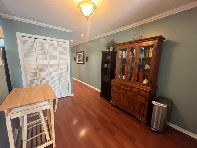 1818 S Lakeshore BLVD 37, Austin, TX 78741