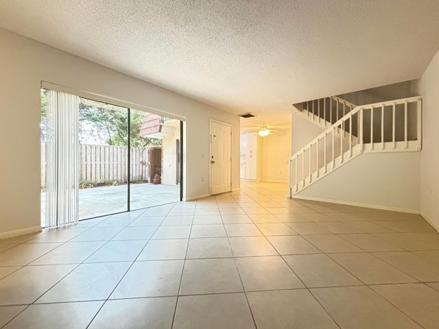 2110 21st Lane, Palm Beach Gardens, FL 33418