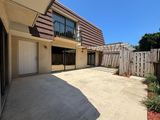 2110 21st Lane, Palm Beach Gardens, FL 33418