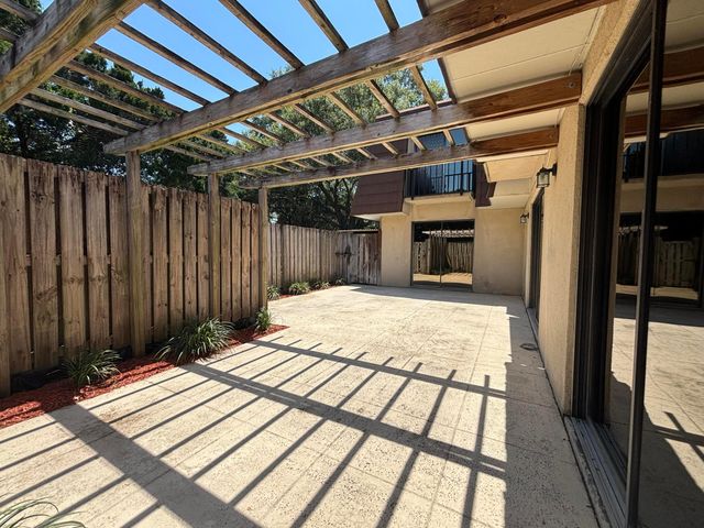 2110 21st Lane, Palm Beach Gardens, FL 33418