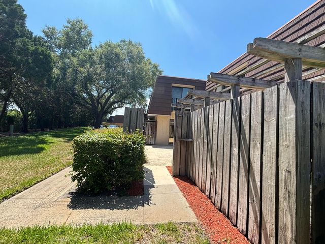 2110 21st Lane, Palm Beach Gardens, FL 33418