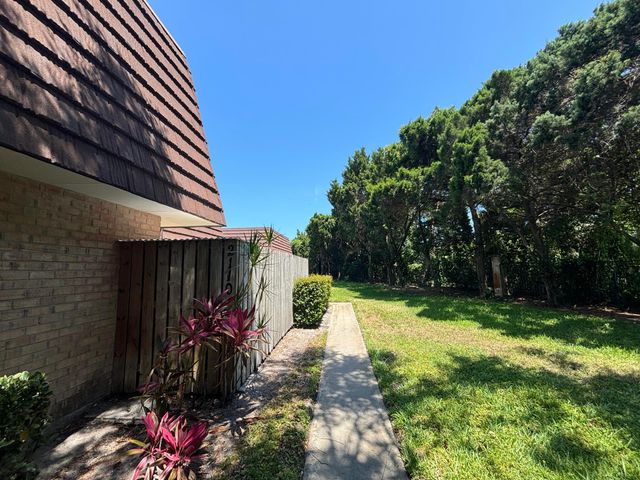 2110 21st Lane, Palm Beach Gardens, FL 33418