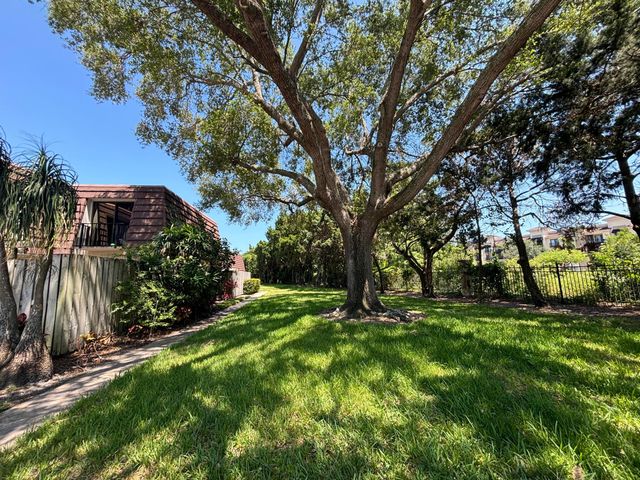 2110 21st Lane, Palm Beach Gardens, FL 33418