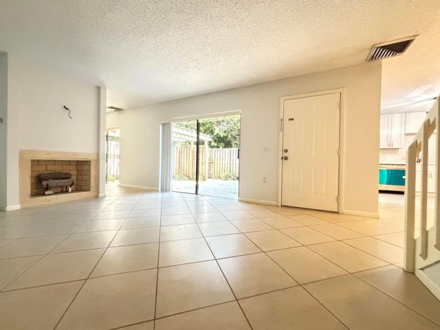 2110 21st Lane, Palm Beach Gardens, FL 33418