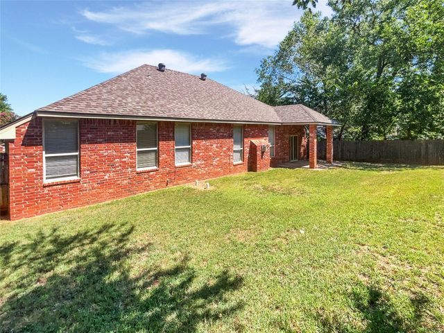 2104 Wheaton Drive, Norman, OK 73071