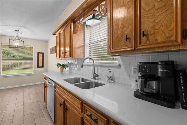 7103 Chinook Street, Baytown, TX 77521