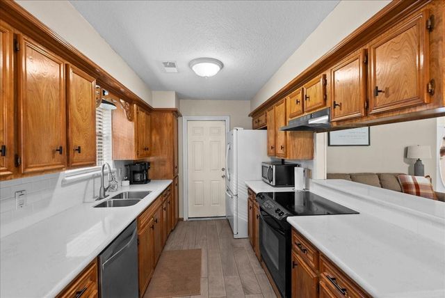 7103 Chinook Street, Baytown, TX 77521