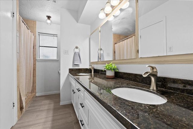 7103 Chinook Street, Baytown, TX 77521