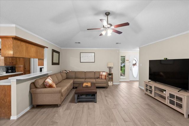 7103 Chinook Street, Baytown, TX 77521