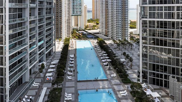 465 Brickell Ave 2702, Miami, FL 33131