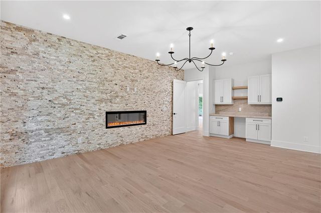 423 Lynne Circle, Alpharetta, GA 30009