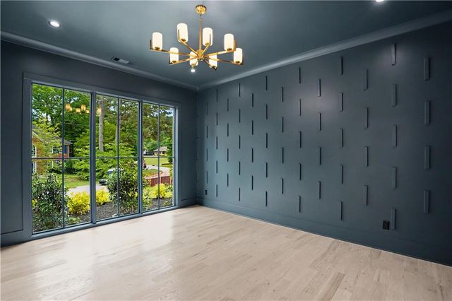 423 Lynne Circle, Alpharetta, GA 30009