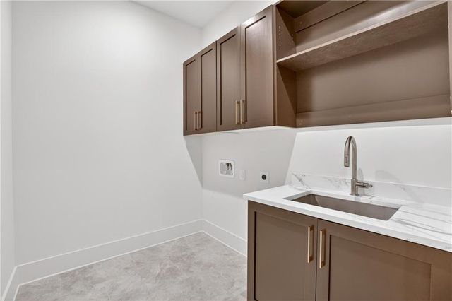 423 Lynne Circle, Alpharetta, GA 30009