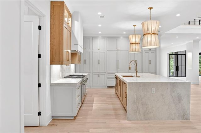 423 Lynne Circle, Alpharetta, GA 30009